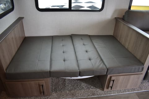 Grand Design Imagine Travel Trailer Towable trailer in Northglenn