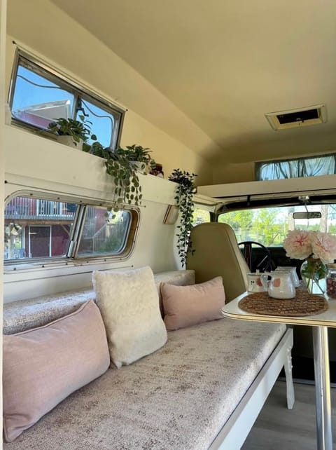 Butterball the Leisure Bus! Campervan in Vancouver