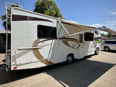 Motorhome RV Drivable vehicle in Citrus Heights