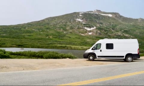 Kittens’ Karavan Campervan in Palatine