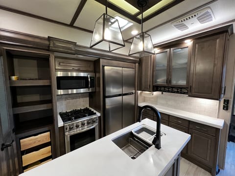 Adventure Awaits; Spacious Glamping Towable trailer in Sonoma County