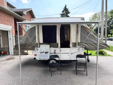 Clean & Cosy Rockwood freedom AC/Furness Towable trailer in Toronto