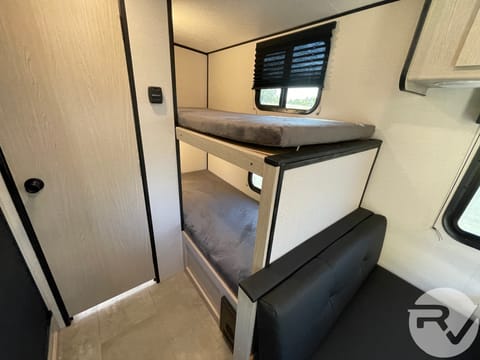 2024 LC Coachmen Apex ADVENTURE Trailer Ultra Lite - Bunk House Towable trailer in Gilbert