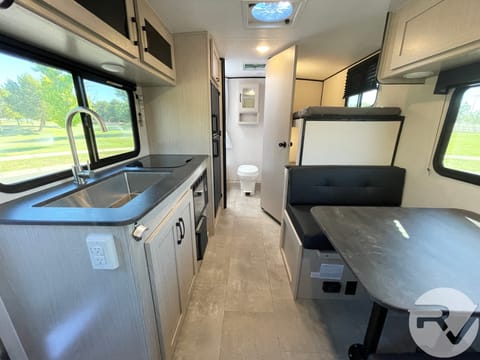 2024 LC Coachmen Apex ADVENTURE Trailer Ultra Lite - Bunk House Towable trailer in Gilbert