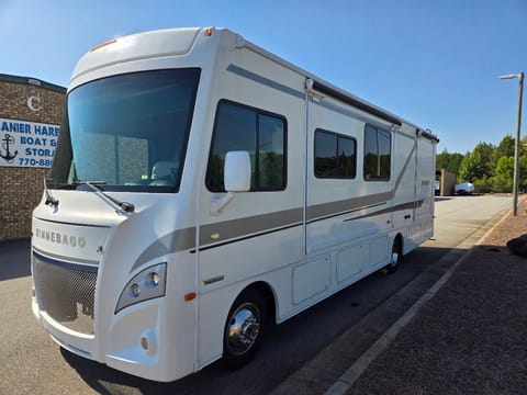 Meet Doug!  31' Class A Winnebago - Dog Friendly! Drivable vehicle in Buford