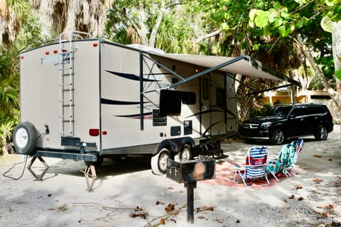 Forest River Tracer - Executive Edition (Sleeps 6) Delivery Available Towable trailer in Gulfport