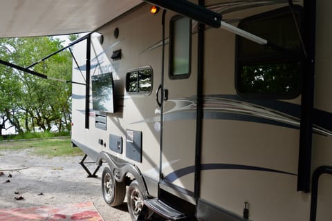 Forest River Tracer - Executive Edition (Sleeps 6) Delivery Available Towable trailer in Gulfport