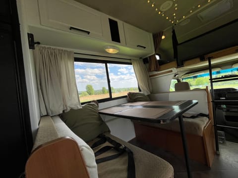 Fully Loaded Dream Winnebago Drivable vehicle in Kawartha Lakes