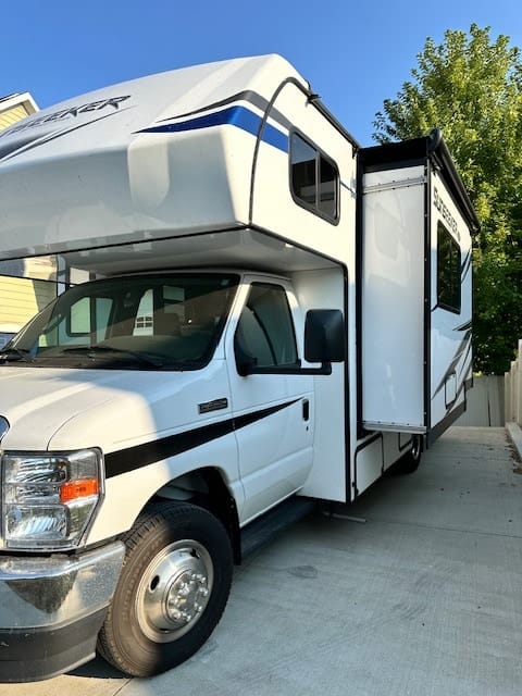 Sunny the Motorhome- 2022 Forest River Sunseeker- 24' Drivable vehicle in Farmington