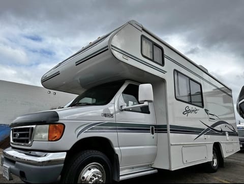 2004 Itasca Spirit Drivable vehicle in Redondo Beach