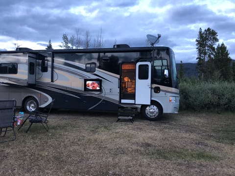 Like New 2017 TIffin OpenRoad 36UA Drivable vehicle in Vista