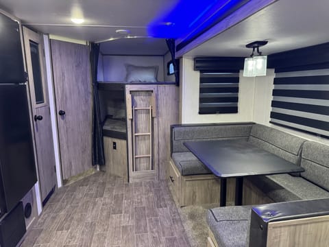 Forest River Travel Trailer bunkhouse/ private BDRM /dual door access Towable trailer in El Cajon