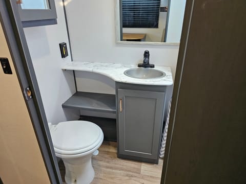 2023 Keystone Bullet - Family Friendly, sleeps 8-10 comfortably Towable trailer in Tacoma