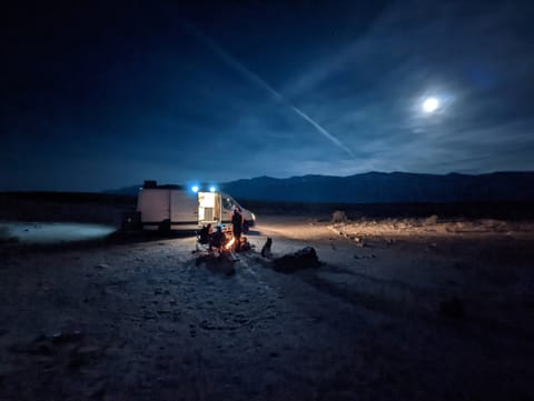 Vanbert: 4x4 Loaded Sprinter  - Toilet, Shower, Pets OK - Adventure Awaits Campervan in Berkeley