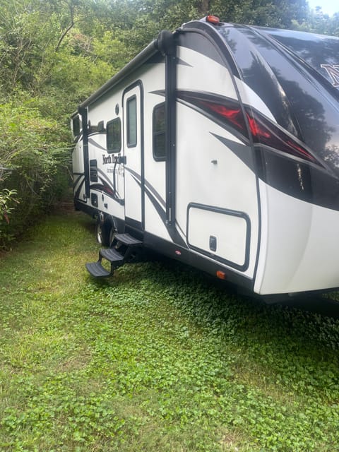 heartland RV North Trail 27ft Lightweight Caliber Towable trailer in Matthews