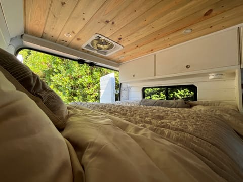 HoneyVroom Van - all you need for an intro to vanlife Campervan in Kirkland