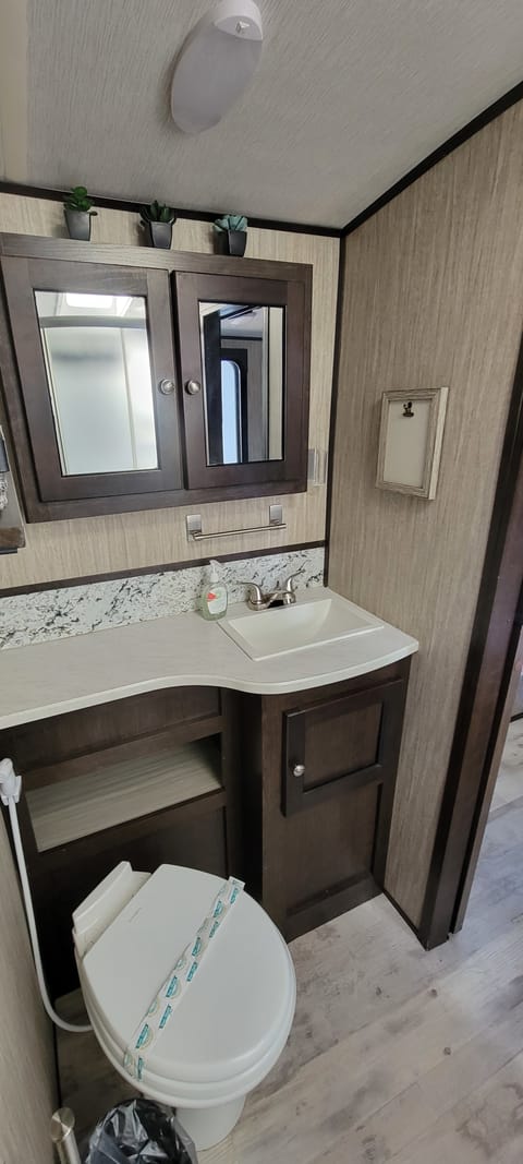 New Listing* 2 bedrooms, 2 Bathrooms & 2 Air conditioners Towable trailer in Arrowhead Farms