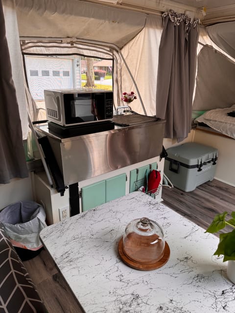 Newly Pop Up Camper Towable trailer in Valdosta