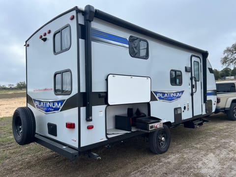 Family Friendly 2023 FSX Platinum Fun Towable trailer in Clermont