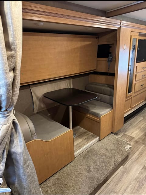 Freedom Travel Class C RV Drivable vehicle in Cerritos