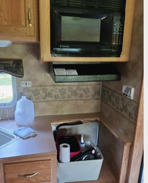 Seasonal short term camper rental. Towable trailer in Rockland