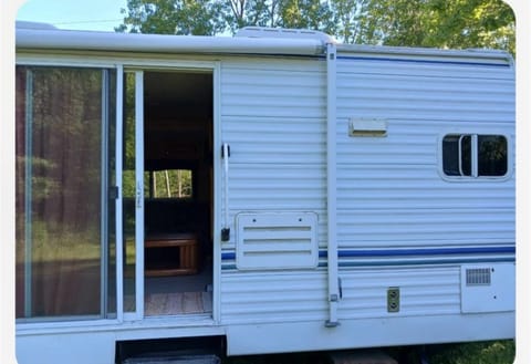 Seasonal short term camper rental. Towable trailer in Rockland