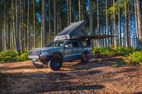 Vancouver Island Overlander "Strathcona" Drivable vehicle in Nanaimo