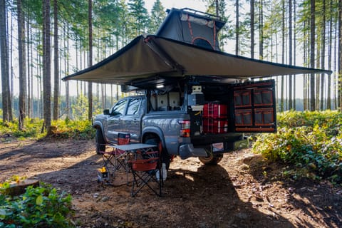 Vancouver Island Overlander "Strathcona" Drivable vehicle in Nanaimo