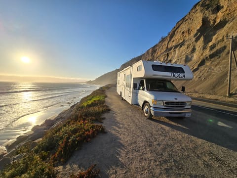 The "Large Family Hauler" - 10-sleeper Motorhome Drivable vehicle in Evergreen