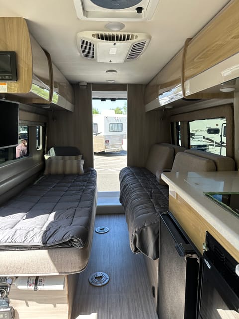 2020 Thor Sequence Glamping Van - Discounts for monthly rates! Veículo dirigível in Aliso Viejo