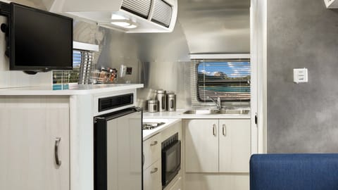 2021 Airstream Bambi: Compact Luxury Getaway Towable trailer in Laveen Village