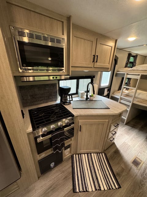 2024 Catalina Coachmen *BRAND NEW* Towable trailer in Indian River