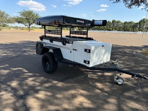 LOADED Rustic Mountain Overland Trailer with Rooftop Tent! Towable trailer in Midland