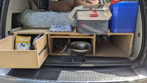 Françoise - Dodge Grand Caravan Campervan in Vancouver