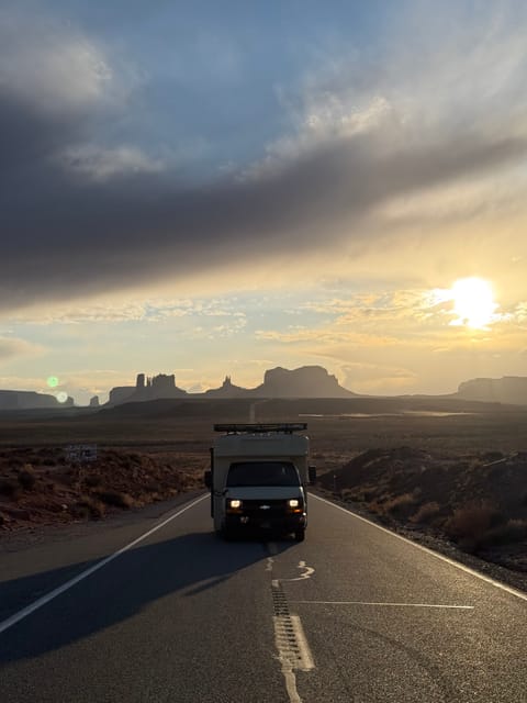 Charming Camper Bus/Skoolie - shower, toilet, dinette, awning, pet friendly Drivable vehicle in Casa De Oro-Mount