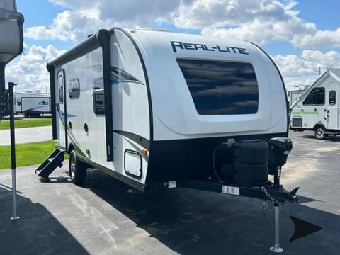 Real Lite Mini Towable trailer in Pasco