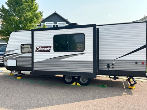 Coleman Lantern 242BH Towable trailer in Black Forest