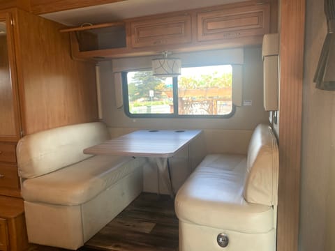 2018 Nexus Phantom25P: Spacious Travel, Sleeps 6! Drivable vehicle in West Sacramento