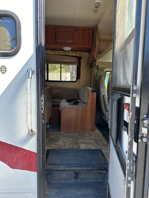 Clean Family RV - Freedom Express 2009 Drivable vehicle in Redwood Shores