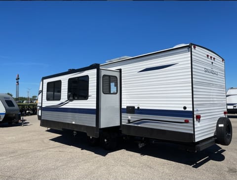 Keystone Springdale 296BH Towable trailer in Chino