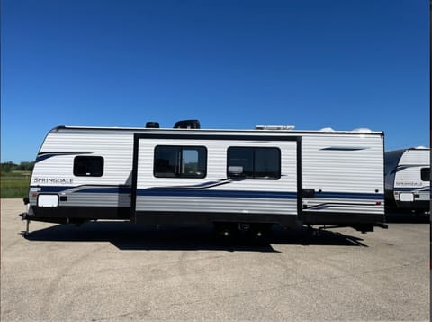 Keystone Springdale 296BH Towable trailer in Chino