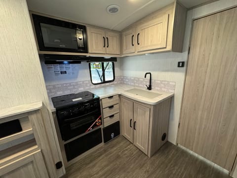 Renter’s Edge USA Vacation Rentals Towable trailer in Modesto