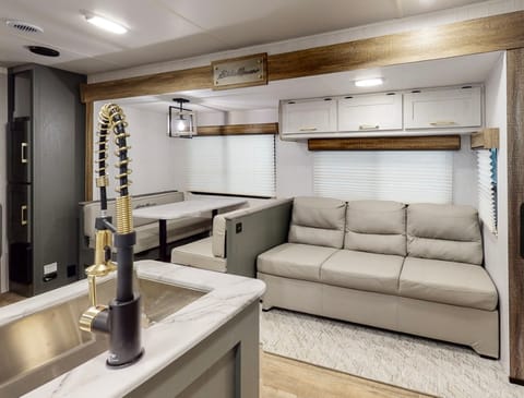 2024 heartland Eddie Bauer BHS 34 Towable trailer in San Antonio