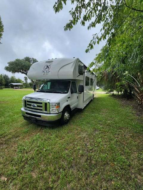 Home on wheels Drivable vehicle in Plant City