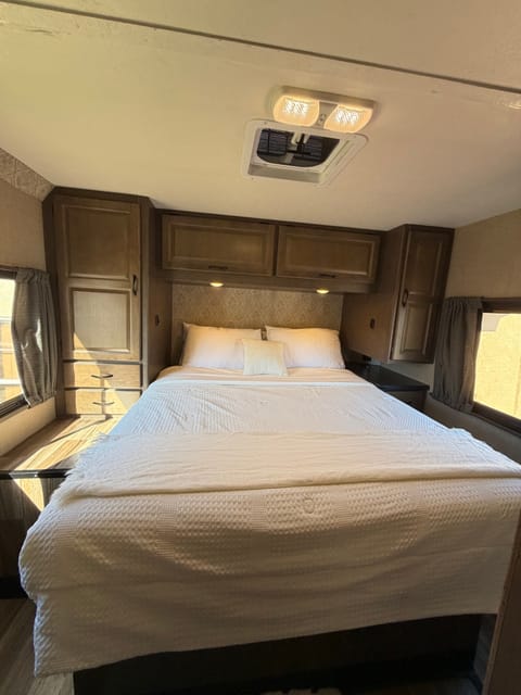 2019 Thor Thor motor coach 28A Majestic Drivable vehicle in Albuquerque