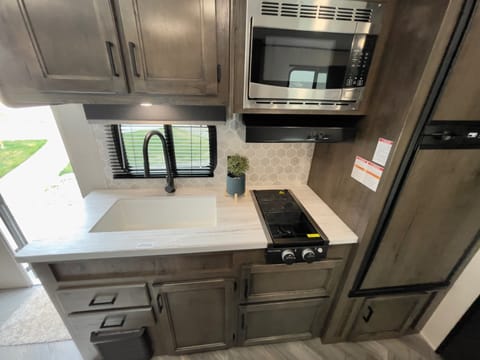 Travel Trailer for Rent! Olympia Sport 19BH - Compact and Family-Friendly Towable trailer in Merrillville