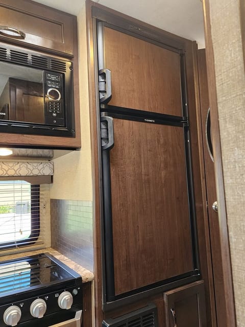 2019 Thor Freedom Elite 22FE Class C Motorhome - Your Adventure Awaits! Drivable vehicle in Belmont