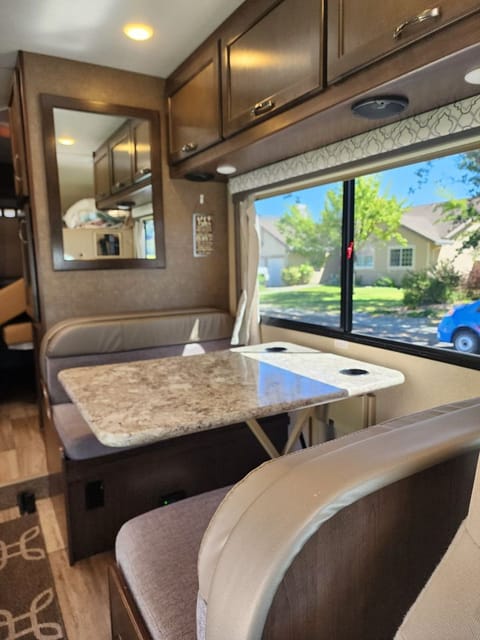 2019 Thor Freedom Elite 22FE Class C Motorhome - Your Adventure Awaits! Drivable vehicle in Belmont