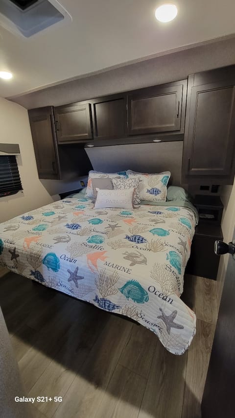 Life’s a Beach-312BHS Mesa Ridge RV Perfect For The Entire family Towable trailer in Pasadena