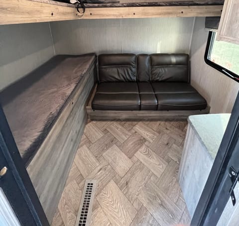 Family Friendly Bunk House! 2021 Towable trailer in Sherman